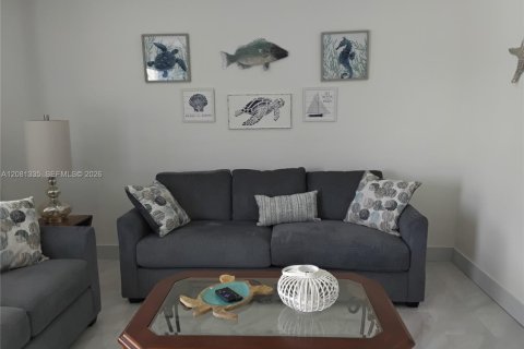 Villa ou maison à vendre à Miami Gardens, Floride: 4 chambres, 129.6 m2 № 2344440 - photo 11