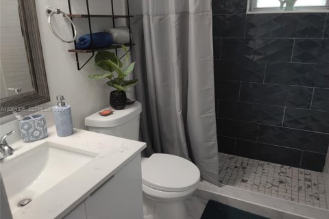 Villa ou maison à vendre à Miami Gardens, Floride: 4 chambres, 129.6 m2 № 2344440 - photo 15