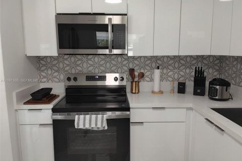 Villa ou maison à vendre à Miami Gardens, Floride: 4 chambres, 129.6 m2 № 2344440 - photo 7