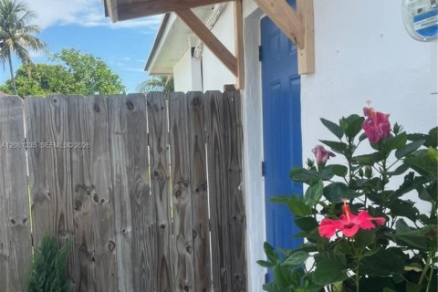 Villa ou maison à vendre à Miami Gardens, Floride: 4 chambres, 129.6 m2 № 2344440 - photo 21