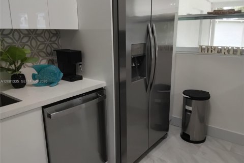 Villa ou maison à vendre à Miami Gardens, Floride: 4 chambres, 129.6 m2 № 2344440 - photo 6