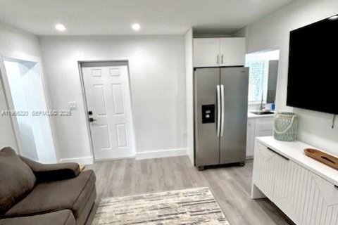 Снять в аренду квартиру в Хомстед, Флорида 1 спальня, 37.16м2, № 2028950 - фото 5