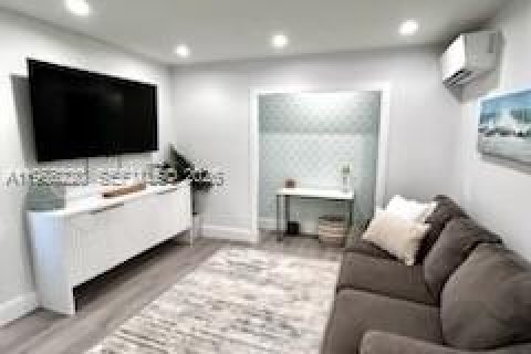 Снять в аренду квартиру в Хомстед, Флорида 1 спальня, 37.16м2, № 2028950 - фото 4