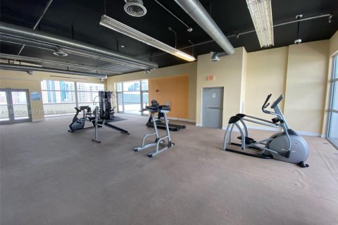 Condo in Miami, Florida, 1 bedroom  № 2027467 - photo 21