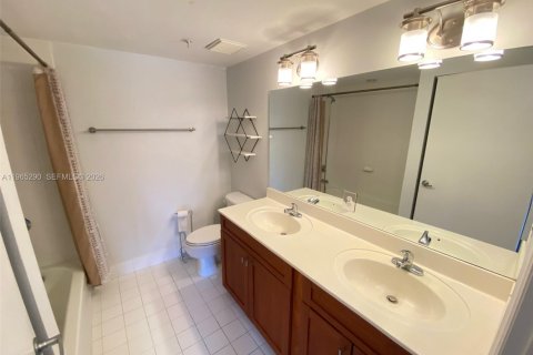 Condo in Miami, Florida, 1 bedroom  № 2027467 - photo 16