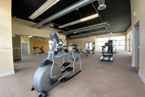 Condo in Miami, Florida, 1 bedroom  № 2027467 - photo 22