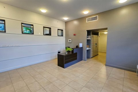 Condo in Miami, Florida, 1 bedroom  № 2027467 - photo 6