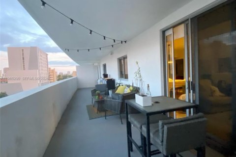 Condo in Miami, Florida, 1 bedroom  № 2027467 - photo 18