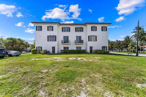 Villa ou maison à vendre à West Palm Beach, Floride: 3 chambres, 913.04 m2 № 2081777 - photo 10