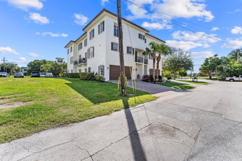 Villa ou maison à vendre à West Palm Beach, Floride: 3 chambres, 913.04 m2 № 2081777 - photo 11