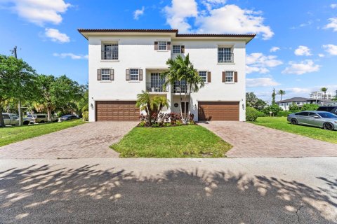 Villa ou maison à West Palm Beach, Floride 3 chambres, 913.04 m2 № 2081777