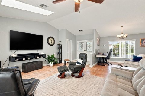 Villa ou maison à vendre à Spring Hill, Floride: 2 chambres, 149.76 m2 № 2297169 - photo 5