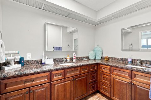Villa ou maison à vendre à Spring Hill, Floride: 2 chambres, 149.76 m2 № 2297169 - photo 14