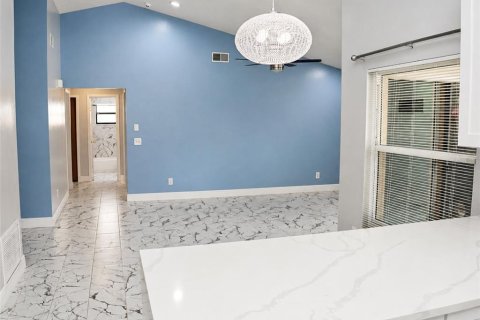 Снять в аренду виллу или дом в Киссимми, Флорида 6 комнат, 118.91м2, № 2324848 - фото 5