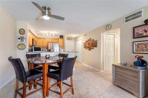 Condo in Orlando, Florida, 2 bedrooms  № 2096479 - photo 8