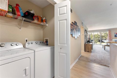 Condo in Orlando, Florida, 2 bedrooms  № 2096479 - photo 20