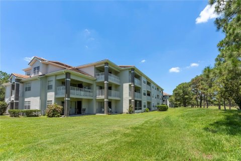 Condo in Orlando, Florida, 2 bedrooms  № 2096479 - photo 24