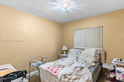 House in Miami, Florida 4 bedrooms, 157.93 sq.m. № 2401285 - photo 24