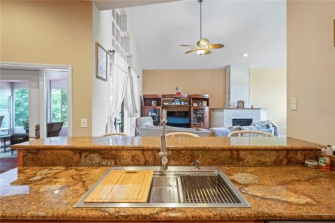 House in Tarpon Springs, Florida 4 bedrooms, 280.47 sq.m. № 1792779 - photo 16