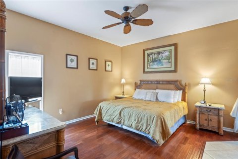House in Tarpon Springs, Florida 4 bedrooms, 280.47 sq.m. № 1792779 - photo 21