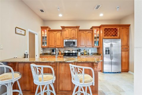 House in Tarpon Springs, Florida 4 bedrooms, 280.47 sq.m. № 1792779 - photo 12