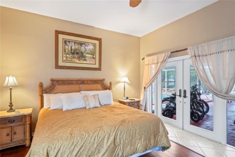 House in Tarpon Springs, Florida 4 bedrooms, 280.47 sq.m. № 1792779 - photo 22