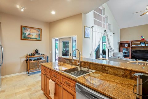 House in Tarpon Springs, Florida 4 bedrooms, 280.47 sq.m. № 1792779 - photo 15