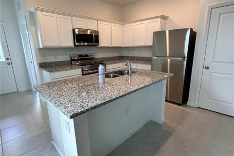 Casa en alquiler en Haines City, Florida, 3 dormitorios, 130.16 m2 № 1800190 - foto 2