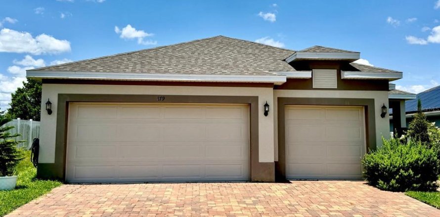 House in Davenport, Florida 4 bedrooms, 177.44 sq.m. № 1822553