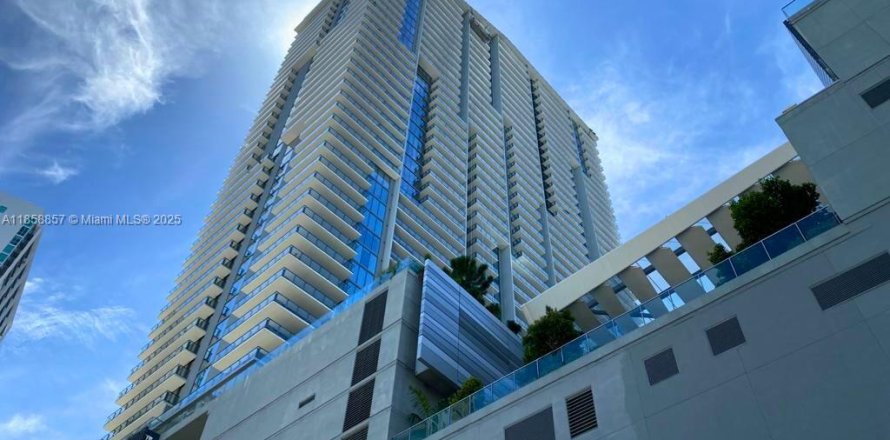 Condo in Miami, Florida, 1 bedroom  № 1888051