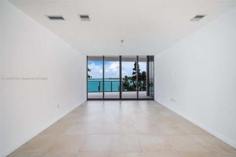 Condominio en venta en Bay Harbor Islands, Florida, 2 dormitorios, 175.49 m2 № 2034729 - foto 6