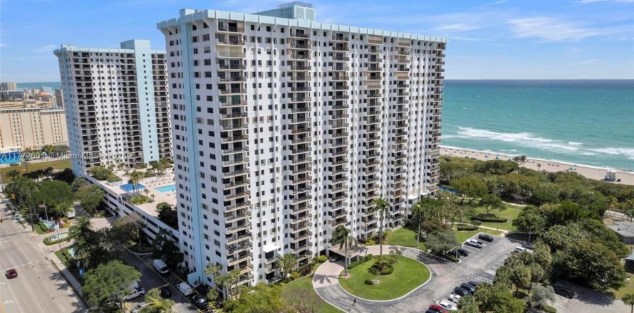 Condo à Hollywood, Floride, 3 chambres  № 1864859