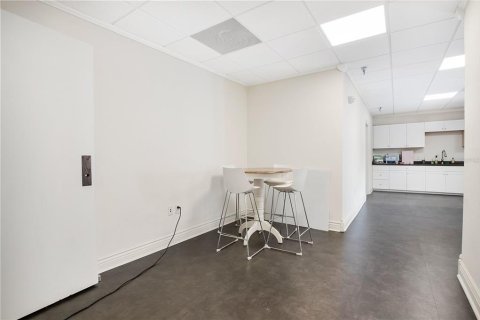 Immobilier commercial à louer à Orlando, Floride: 503.34 m2 № 1387699 - photo 29
