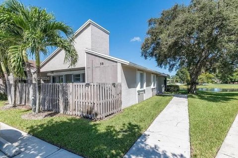Дом в Санрайз, Флорида 3 спальни, 97.55м2 № 2062849