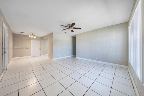 Casa en venta en Sunrise, Florida, 3 dormitorios, 99.03 m2 № 1945958 - foto 15