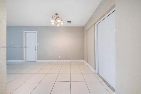 Casa en venta en Sunrise, Florida, 3 dormitorios, 99.03 m2 № 1945958 - foto 18