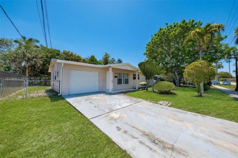 Casa en venta en Sunrise, Florida, 3 dormitorios, 99.03 m2 № 1945958 - foto 3