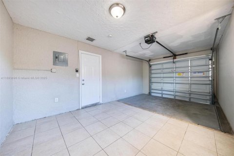 Casa en venta en Sunrise, Florida, 3 dormitorios, 99.03 m2 № 1945958 - foto 23
