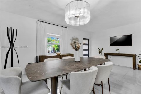 Villa ou maison à vendre à Miami Springs, Floride: 4 chambres, 224.54 m2 № 1949059 - photo 6