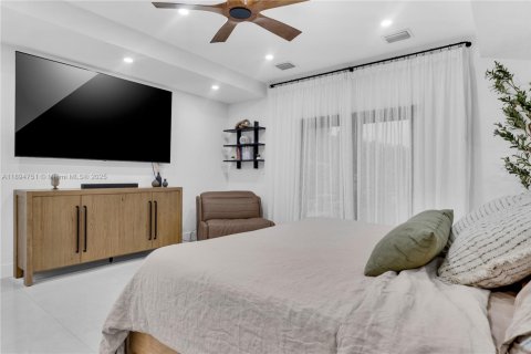 Villa ou maison à vendre à Miami Springs, Floride: 4 chambres, 224.54 m2 № 1949059 - photo 15
