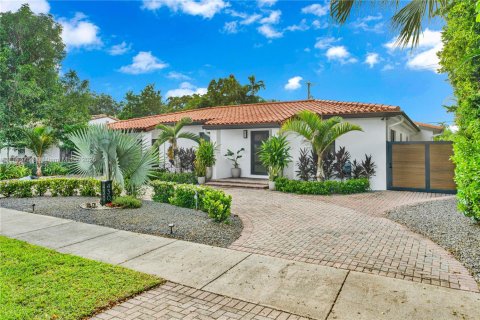 Villa ou maison à vendre à Miami Springs, Floride: 4 chambres, 224.54 m2 № 1949059 - photo 2