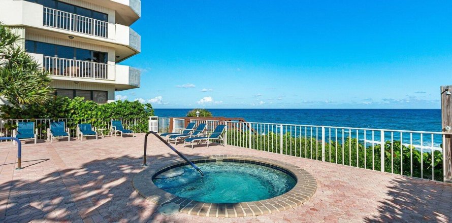 Condo in Highland Beach, Florida, 3 bedrooms № 1040602