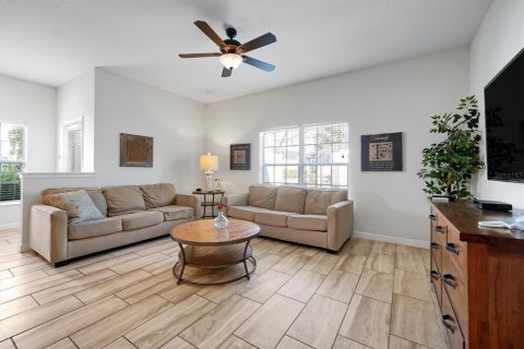Touwnhouse à vendre à Kissimmee, Floride: 5 chambres, 197.7 m2 № 2407057 - photo 5