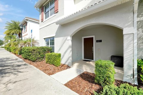 Touwnhouse à vendre à Kissimmee, Floride: 5 chambres, 197.7 m2 № 2407057 - photo 2