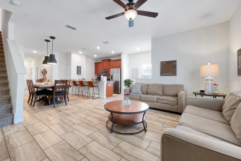 Touwnhouse à vendre à Kissimmee, Floride: 5 chambres, 197.7 m2 № 2407057 - photo 7