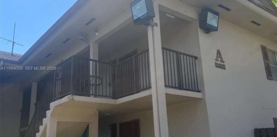 Кондоминиум с 1 спальней в Майами, Флорида № 2051120