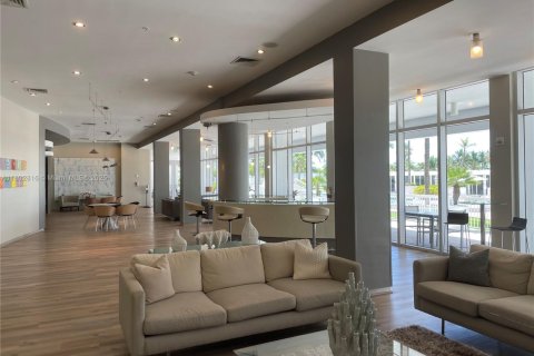 Copropriété à louer à Bal Harbour, Floride: 44.69 m2 № 1942874 - photo 11