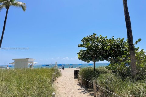 Copropriété à louer à Bal Harbour, Floride: 44.69 m2 № 1942874 - photo 19