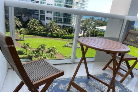 Copropriété à louer à Bal Harbour, Floride: 44.69 m2 № 1942874 - photo 2