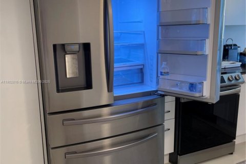 Copropriété à louer à Bal Harbour, Floride: 44.69 m2 № 1942874 - photo 5